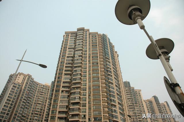 楼市磨刀霍霍？1年时间，4家开发商卖了2万亿房