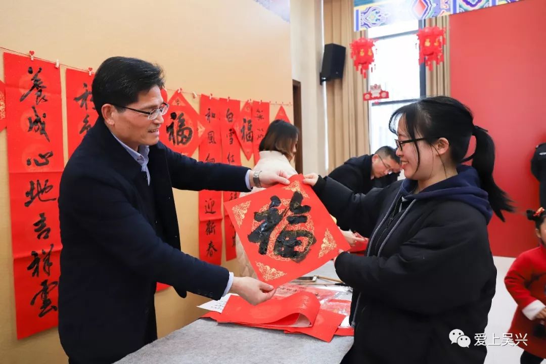 回顾"我们的村晚"编辑:盛夏霞 张悦拍摄:闵峰 陈松明 丁璐青 吴敏返回