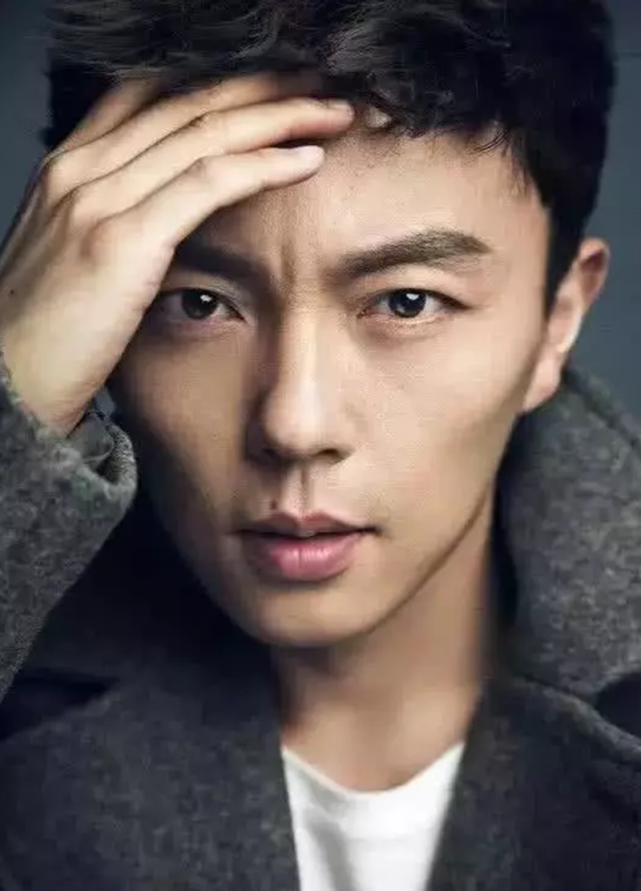 他曾是最火童星,是李连杰御用儿子,现娶了《仙