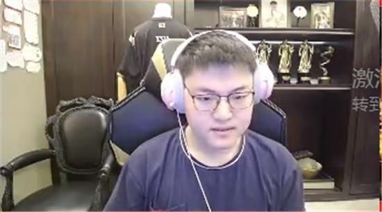 美颜还是减肥uzi开lpl二路直播粉丝看他出镜后小狗你怎么了