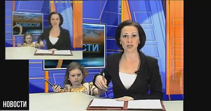 俄罗斯新闻主播现场直播中被女儿打断：妈妈，你有短信:俄罗斯直播网站