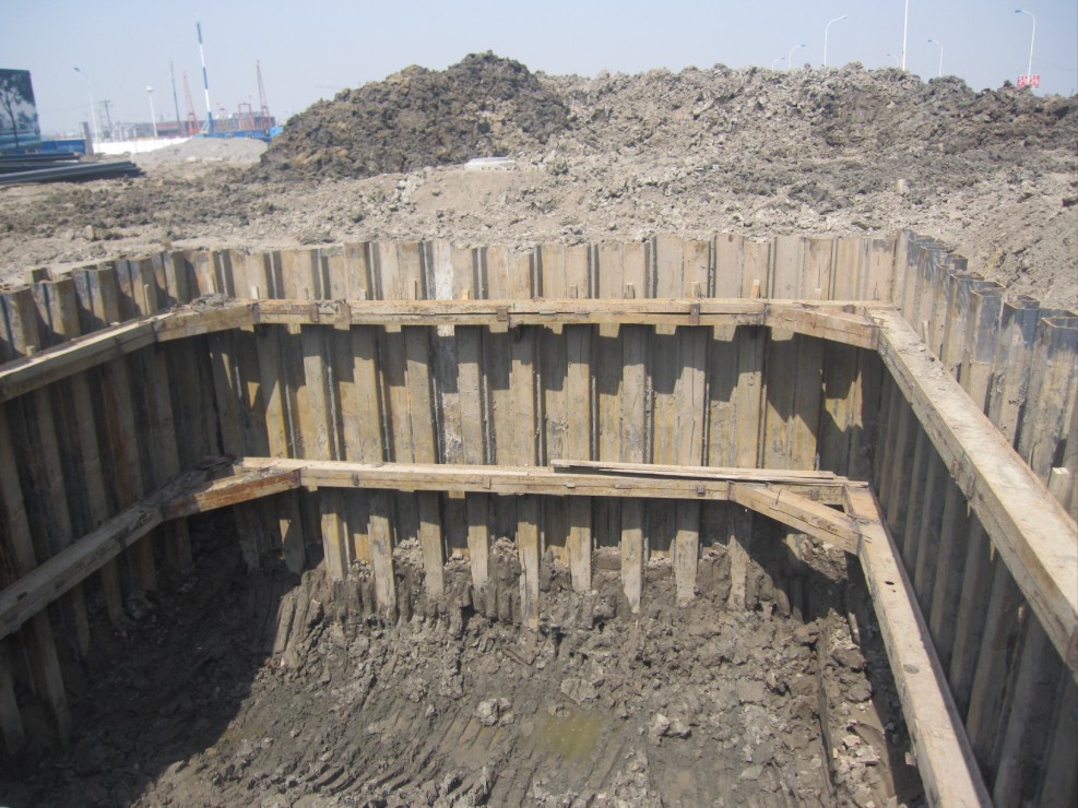 拉森钢板桩关于深基坑支护施工总结