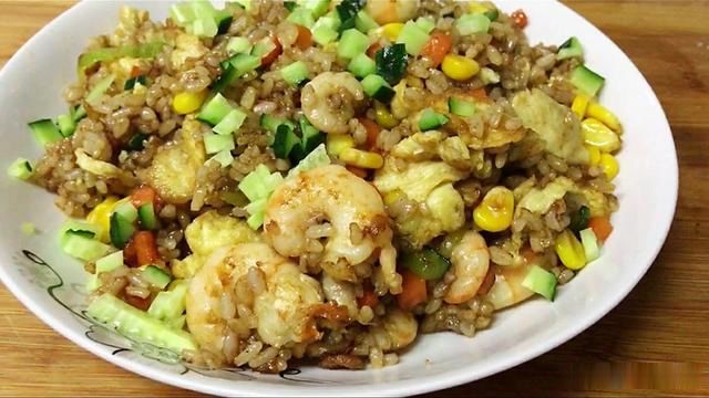 米饭怎么炒虾仁 c78b3ea1d86a45bf89075eb063325444.jpeg