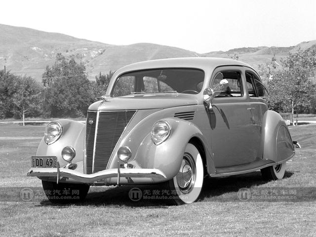 1936年,林肯推出了一款入门级豪华车lincoln-zephyr,这款车搭载的是