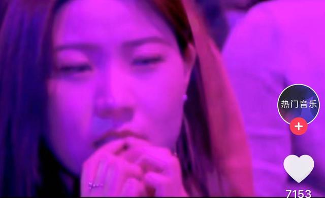 杨幂毁了一首歌?可是十年前她唱爱的供养时,台