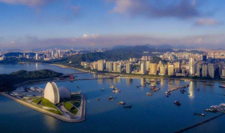 广东经济总量最低的十大城市_广东涉外经济职业学校(3)