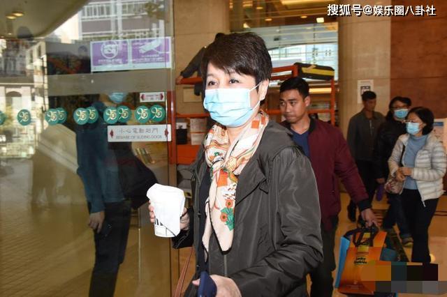 赌王病情疑恶化?三太四太先后现身医院