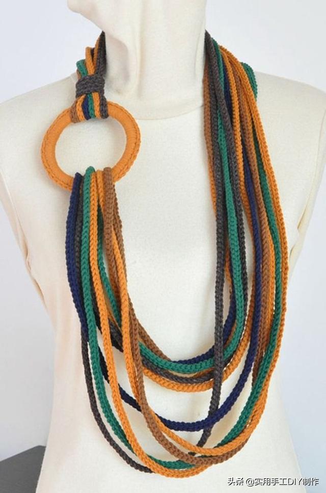 项链怎么变成手链 141ce22e721847f9a91924222f65cf7c.jpeg