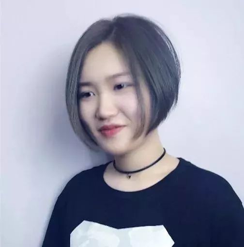 “圆脸女生”短发20款