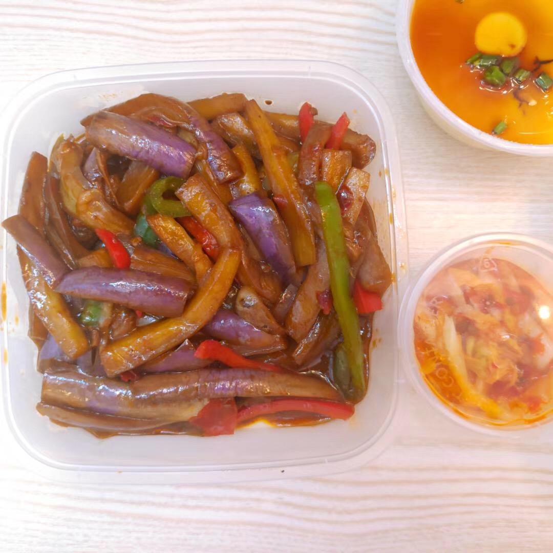 茄子怎么做不油不腻 26f9a04e6c964cb9916c3bad04622f5d.jpeg