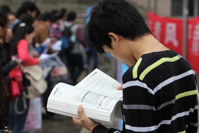 2020成都公务员总成_2020年上半年四川省成都市公务员考试面试顺利举行