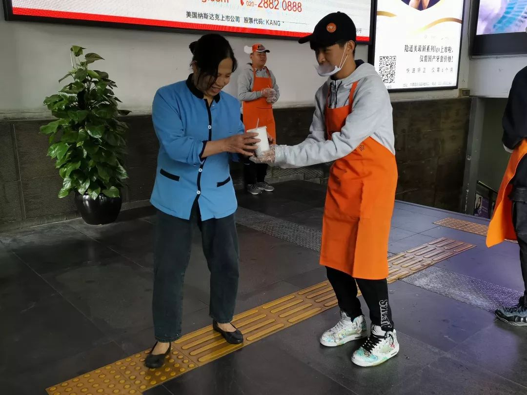 奉粥 战胜了寒冬