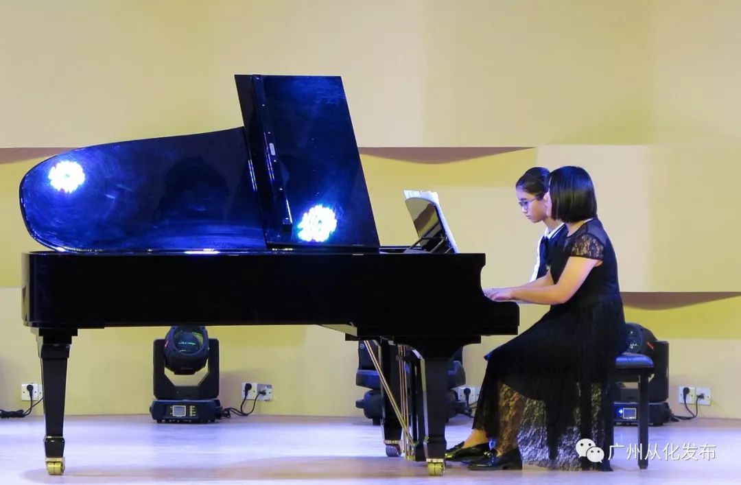 钢琴合奏、吉他弹唱、竹笛独奏.流溪中学这场