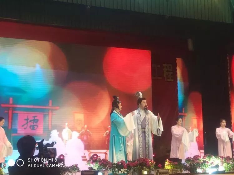 载歌载舞这是今天仓埠最大的新闻