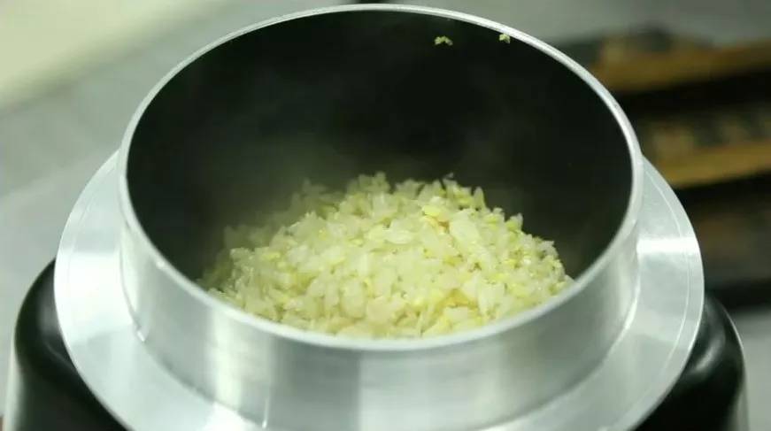 大米饭怎么加热微波炉 51c25a8d847940afb03cda487d02182b.jpeg