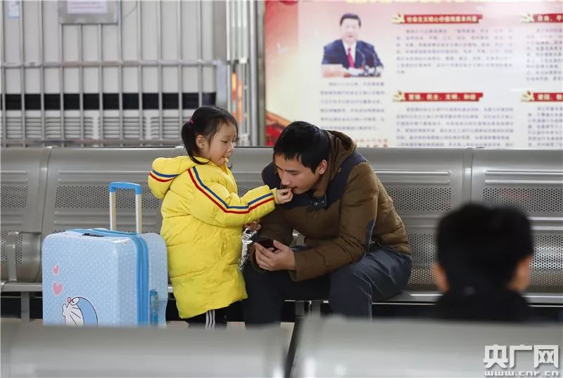 令人感动!湖口火车站被拍下了这一幕.