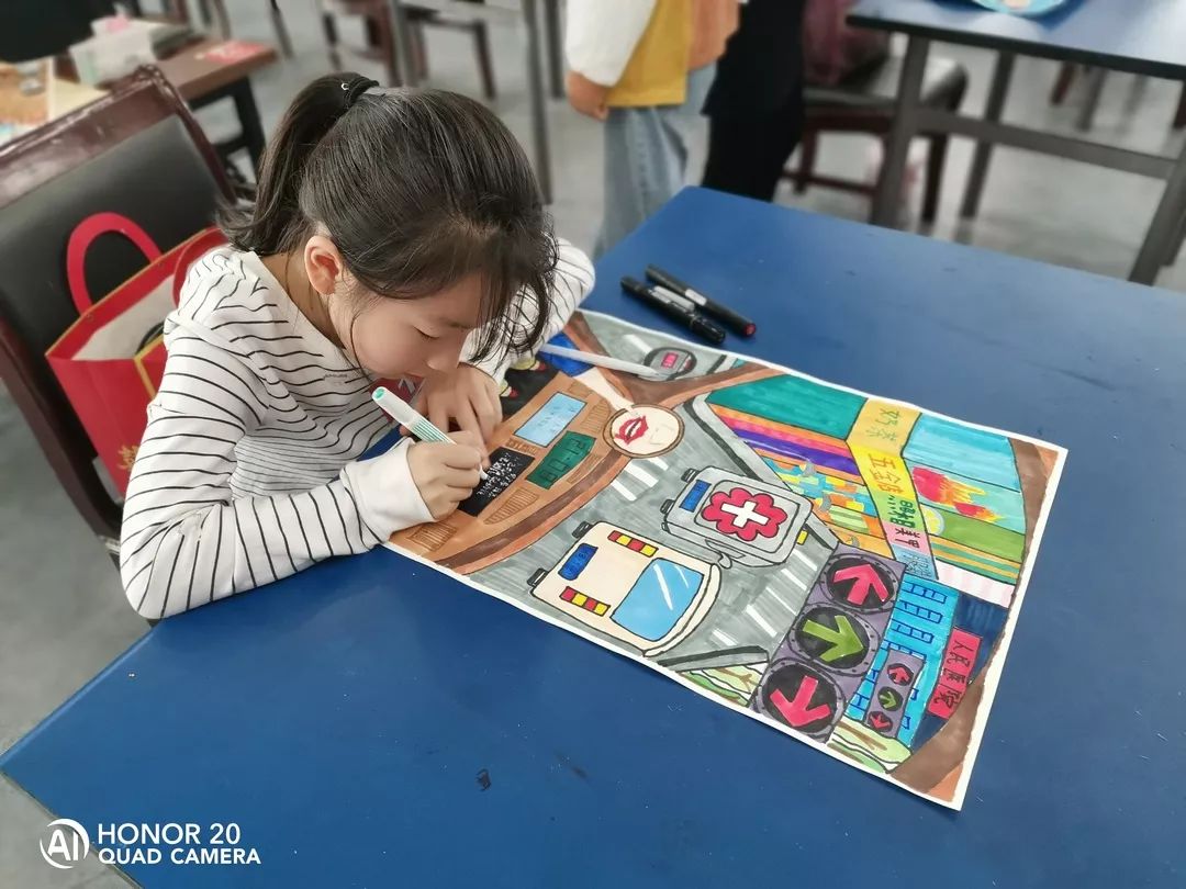 学习,我们是认真的 学生优秀作品的呈现,离不开老师们的精心指导,离