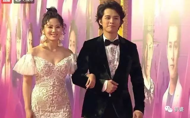 这场超级辣眼睛的红毯show里,有人和倪妮撞衫了