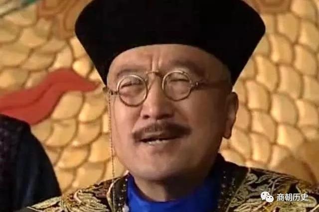 皇帝|和珅的靠山并不是乾隆，竟是他，如果他不死，嘉庆压根不敢杀和珅