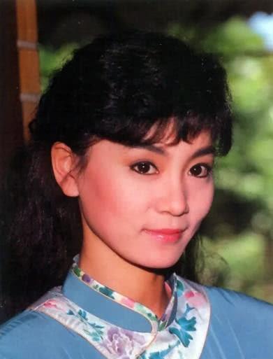 她是最惨“琼女郎”，婚后遭丈夫背叛，如今6
