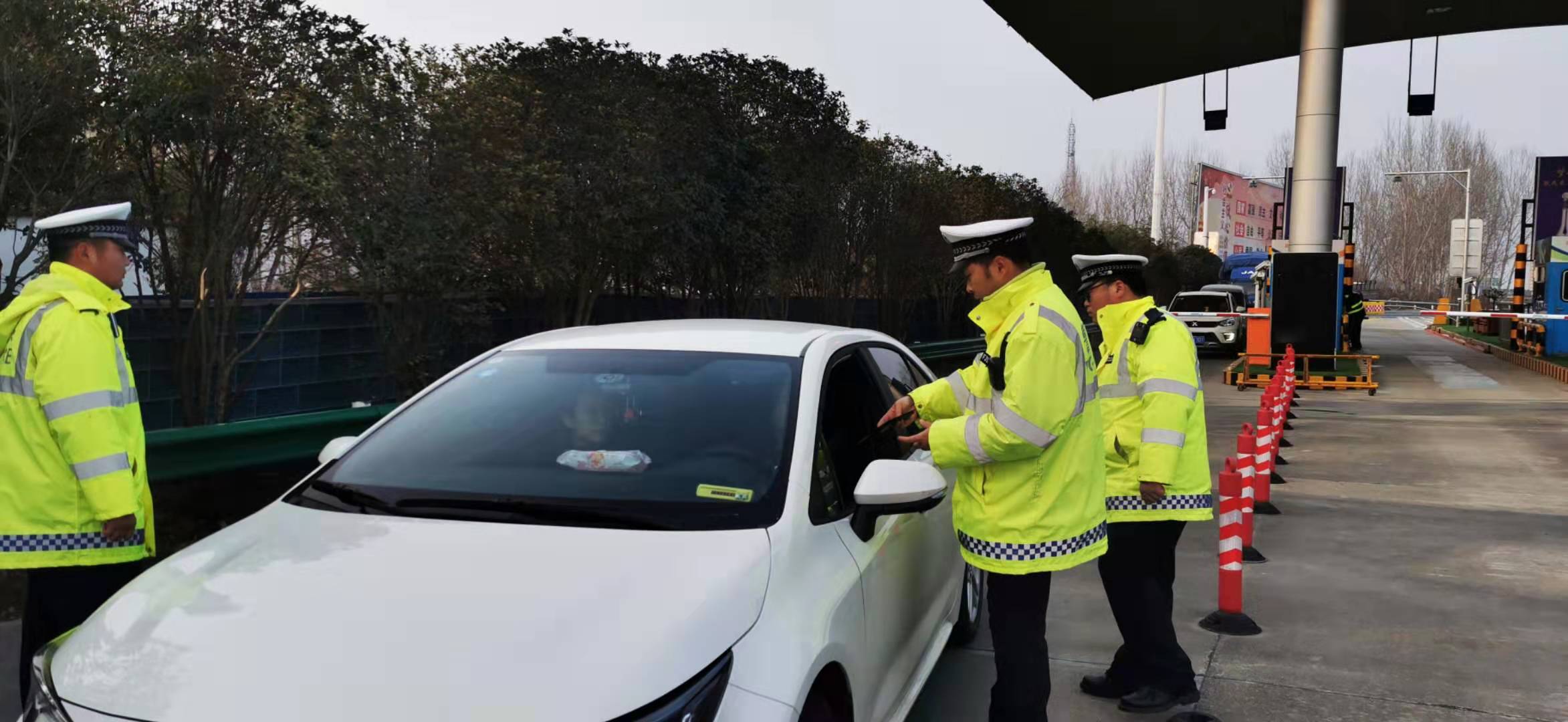 文明驾驶拒绝超速南阳高速交警对超速违法行为说不