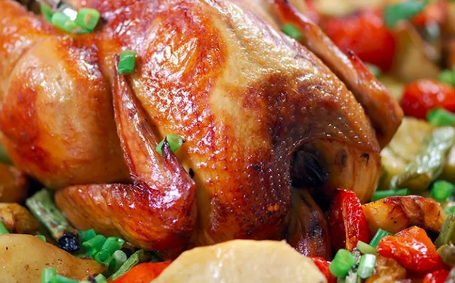 【大叔家的年夜菜谱：上海烤鸡，外皮酥脆，香气扑鼻，家人喜欢！】 
