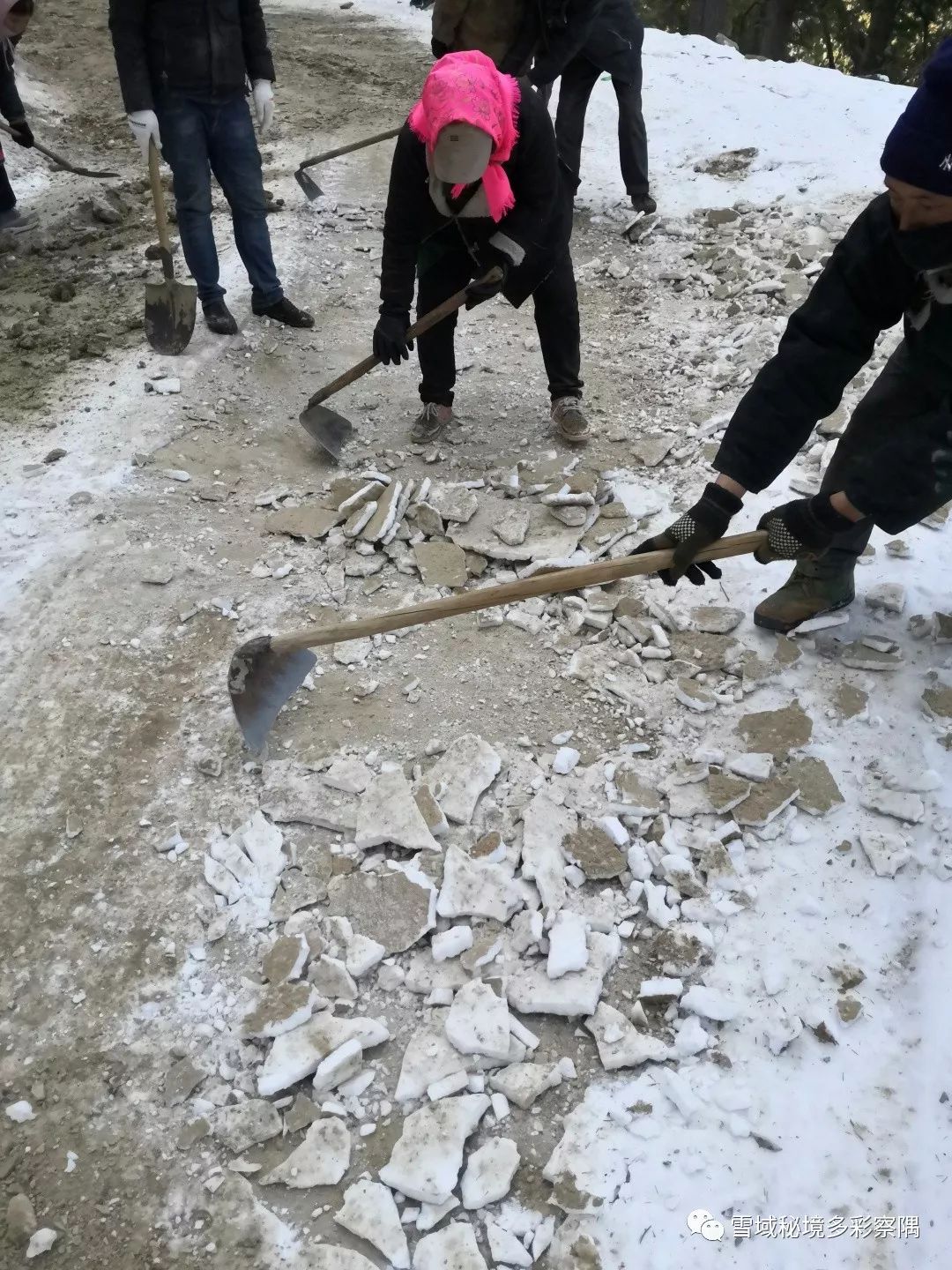 用一盏盏灯 点亮未来的路-2019年最后几天,瓦布村7户建档立卡