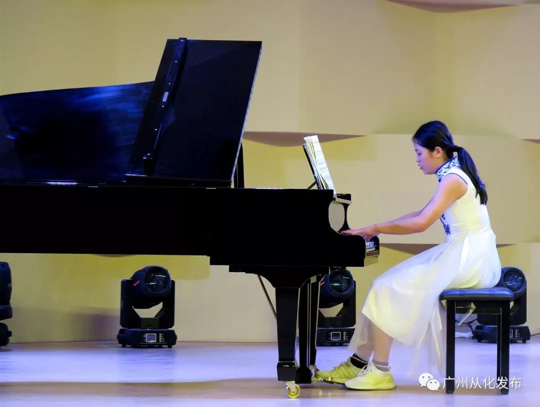 钢琴合奏、吉他弹唱、竹笛独奏.流溪中学这场