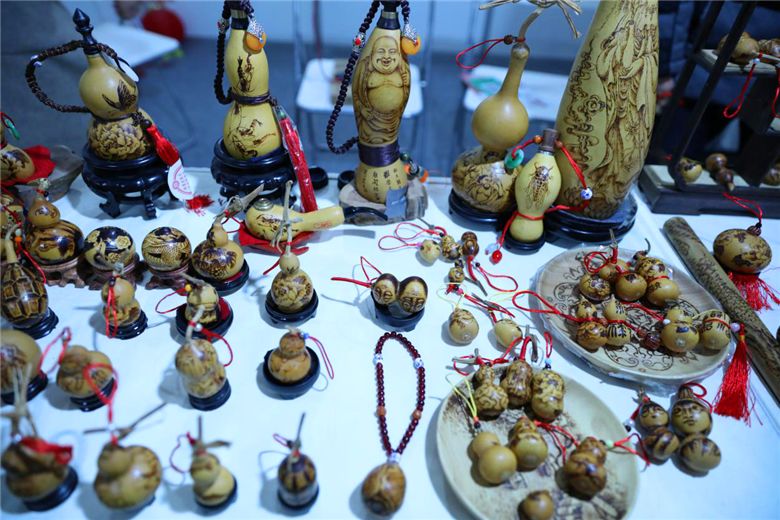 精致的手工艺品展示