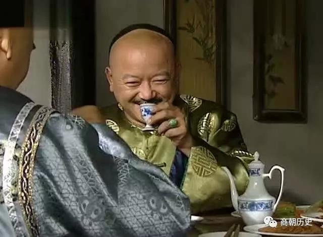 皇帝|和珅的靠山并不是乾隆，竟是他，如果他不死，嘉庆压根不敢杀和珅