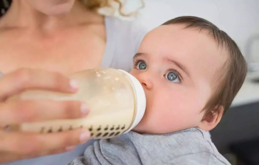  妈妈母乳不够吃，可能是挤奶出了错