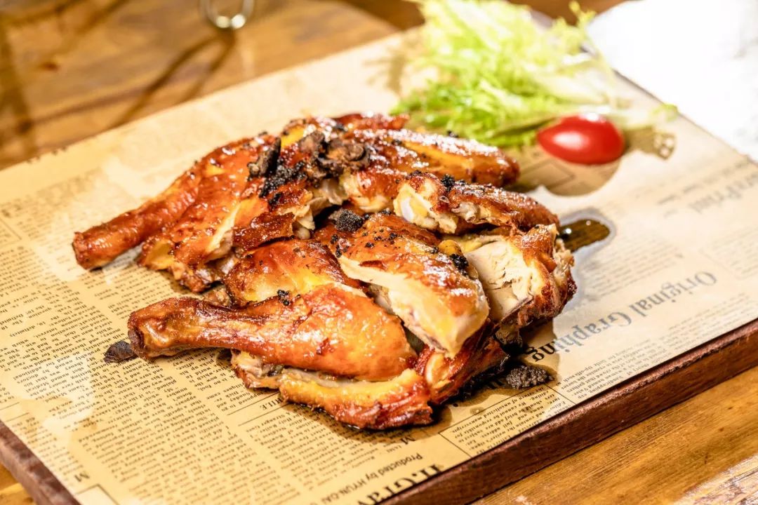 美食与音乐齐飞,普宁这家超高颜值餐吧进来就不想走!