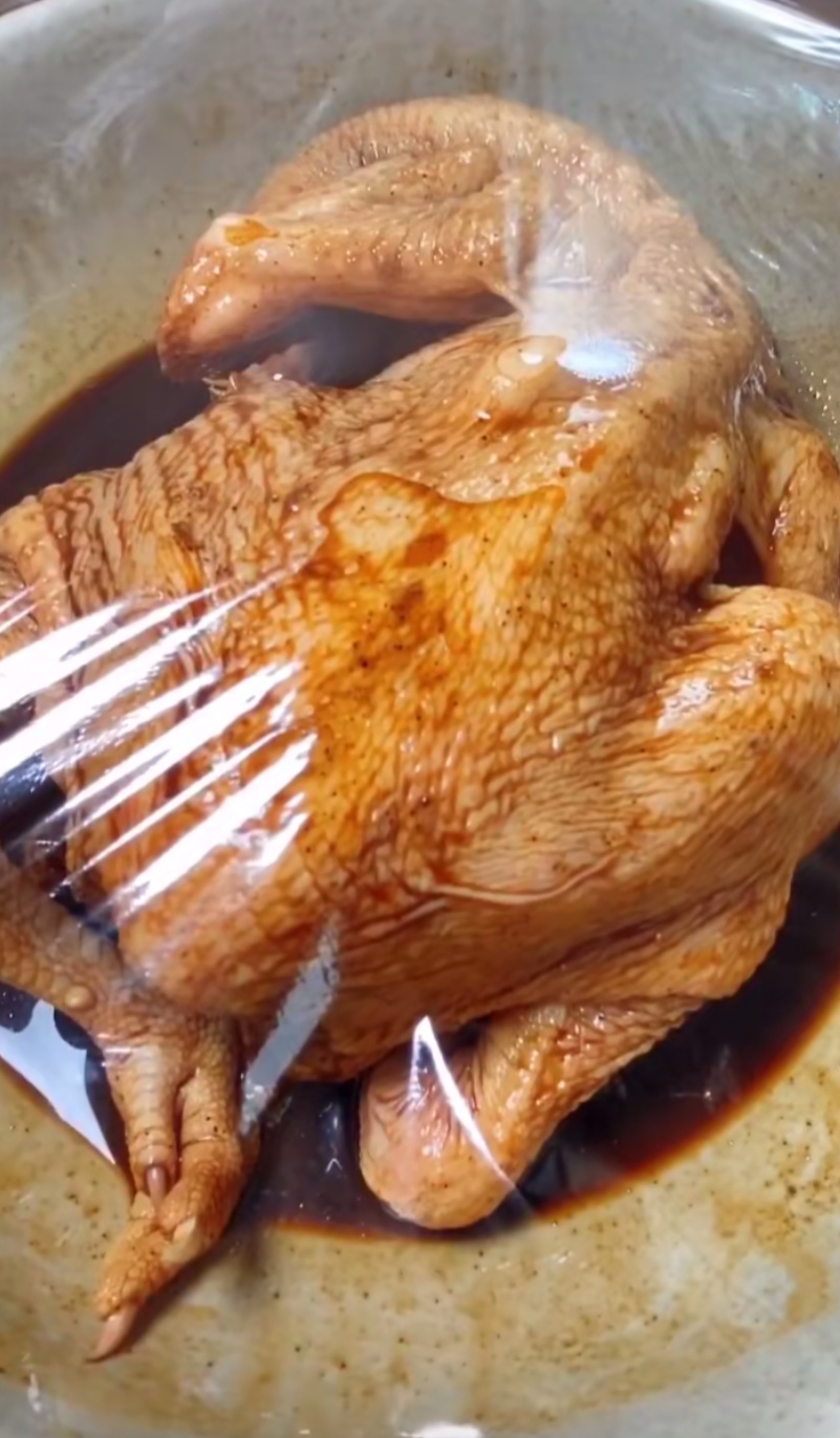 电饭煲焖鸡要多长时间 0f6cca2916794c6dad9886a96870c77b.jpeg
