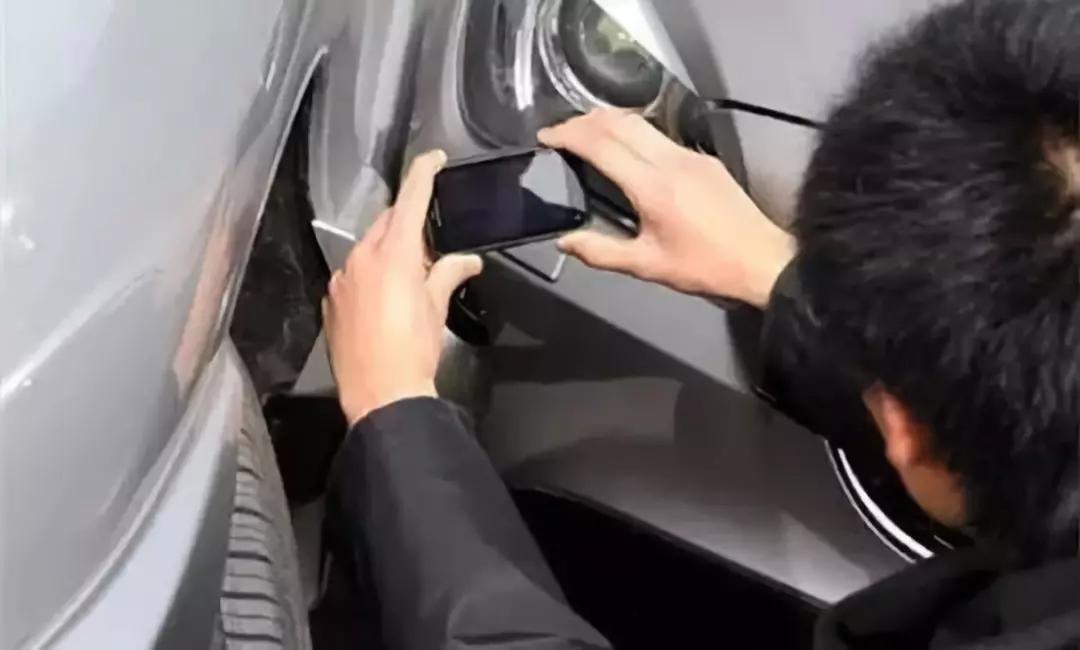在停车场被剐蹭,肇事司机不在现场,怎么办?