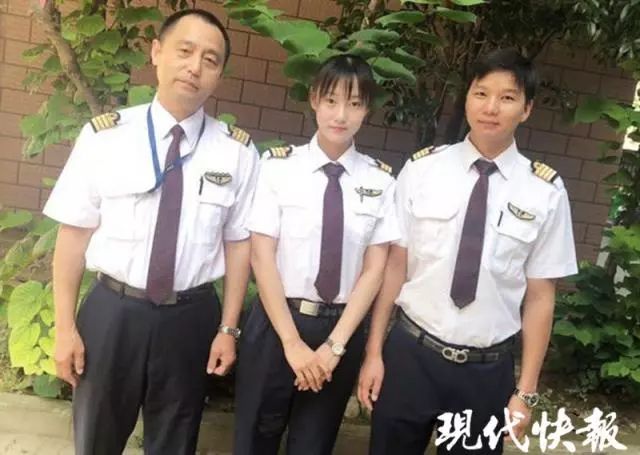 东航女飞"爸爸和老公也都是飞行员"_陈静