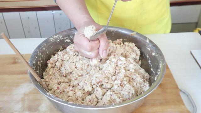 芝麻球专用粉是淀粉吗 32bdbb3bcc294f37bfb999a2ad46f034.jpeg