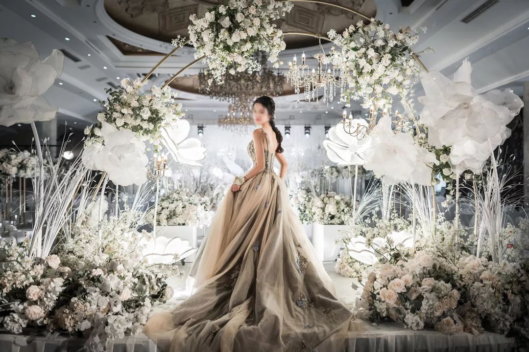 迷雾中的婚礼，一场未知新娘的梦境探索