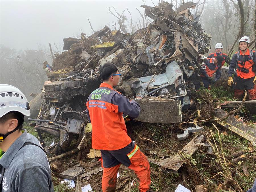 另据台媒报道,台"空军司令"熊厚基2日下午在记者会