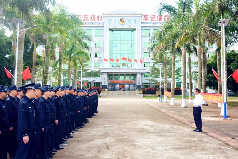 暖人心 传真情|郑学海深入省三江监狱开展春节前慰问