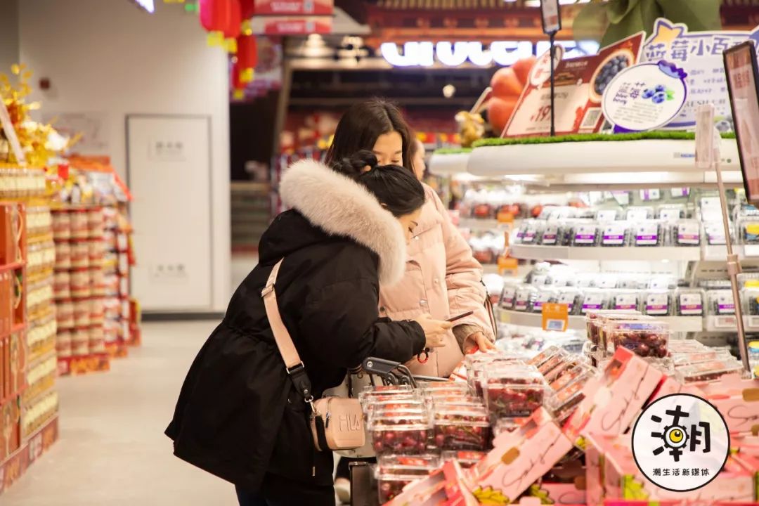 抬头就能看见商品的种类与分区爱迷路的朋友也不用找得晕头转向购完物