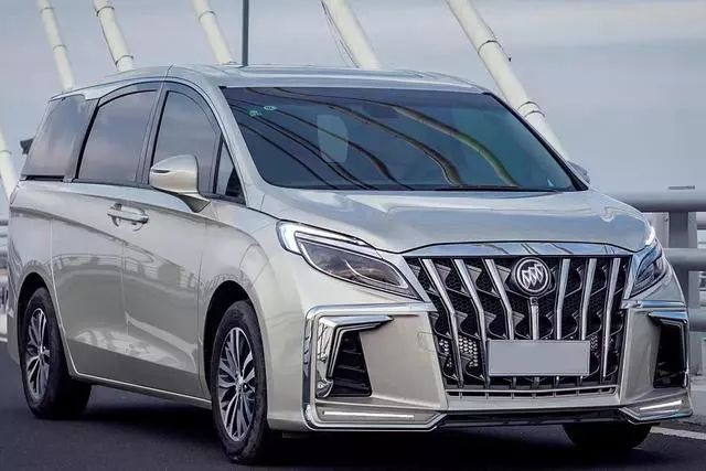 2020款别克gl8雅典娜私人定制版30几万的商务车开出100万的感觉