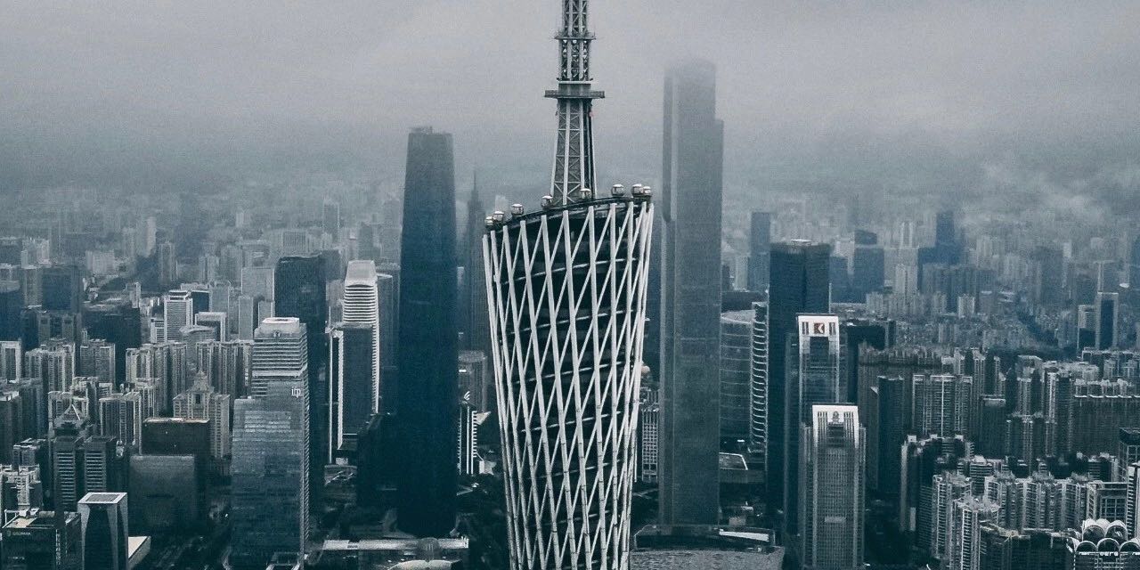 中国首个gdp破万亿城市_万亿gdp城市地图