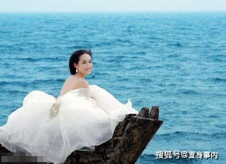 她被称为小刘晓庆，17岁就上春晚，老公是影帝却