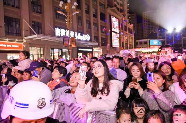 蒙自开了个高大上的mall,超多高颜值照片快查收