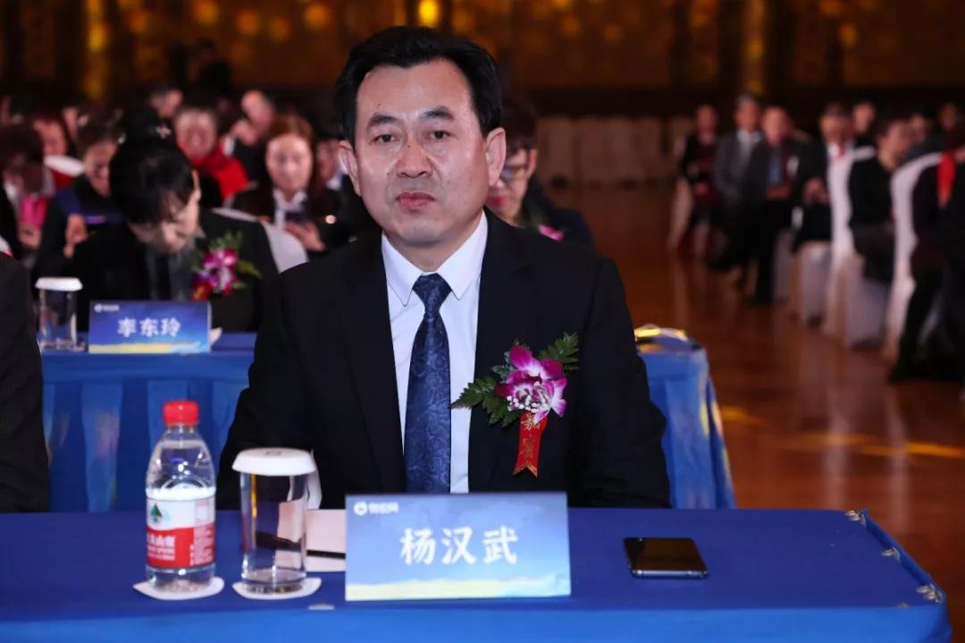 物农网董事长陈培江,ceo秦晓刚,cfo何林,市场总裁杨汉武,金融总裁夏长