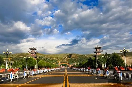 县城道路交通油嘴湾:花海荡漾 王存辉 摄远方的客人游土乡:土族园 王