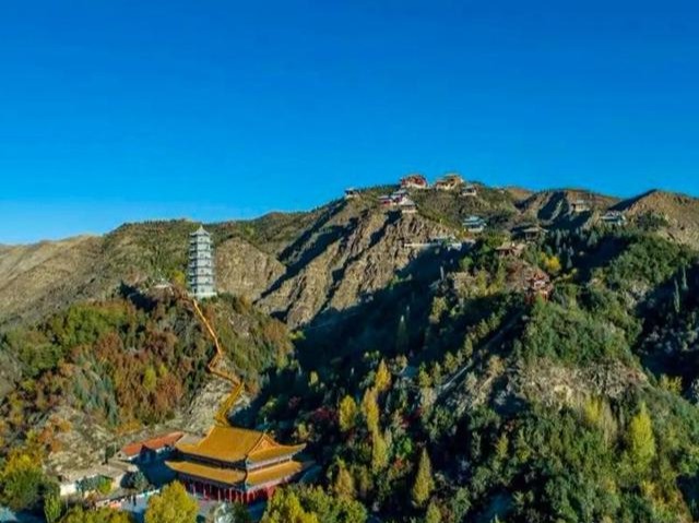 金昌武当山,也叫金山,北武当山,位于甘肃省金昌市永昌县北海子风景区
