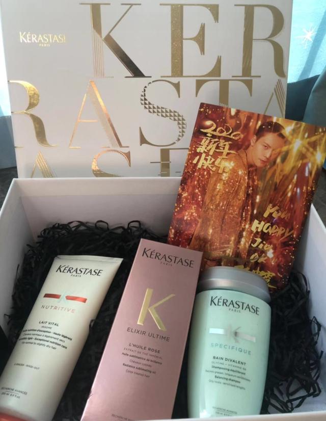 明星工作室新年礼盒曝光，肖战礼品众多诚意足