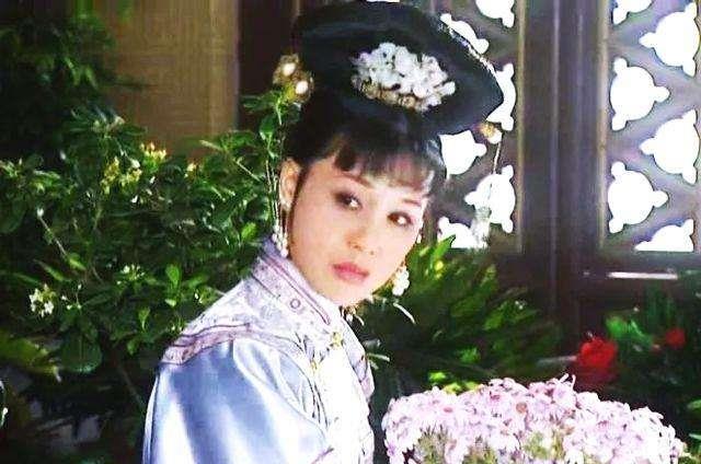 62岁"容妃"李建群近照,身患癌症头发几乎掉光,无儿无女心态好