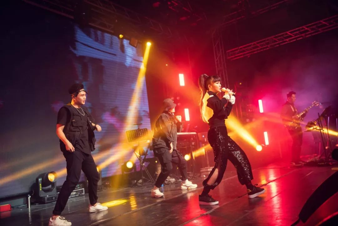 super man中文啥意思 09b47b4a2f4e4c96a7d1f33e8245fa13.jpeg